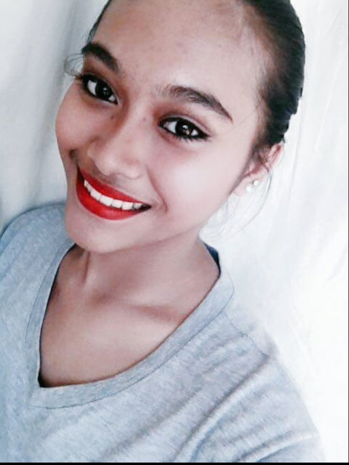 lapuzissa's tweet photo. Ang ganda ko dto bat ganon https://t.co/7M0ZbGDWFJ