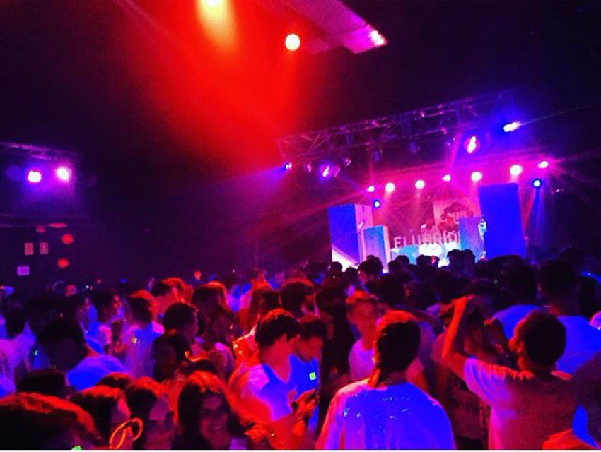 FluoridaParty's tweet photo. GRACIAS #Fluoriders !!!
Por una noche Mágica llena de Fluor y buenísima Musica!
#fluorida #FluoridaFuckingFest https://t.co/OM5qbAm5NQ