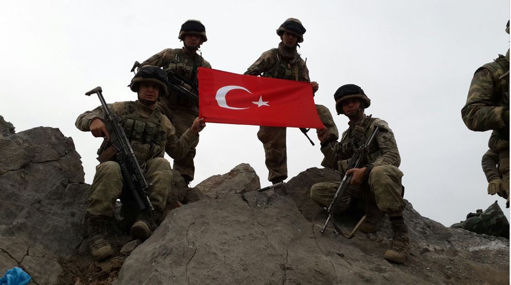 stargazete's tweet photo. Girilemez Dedikleri Dağlar
MEZARLARI OLDU 
https://t.co/gLeBtrJc7Y https://t.co/2439WA00et