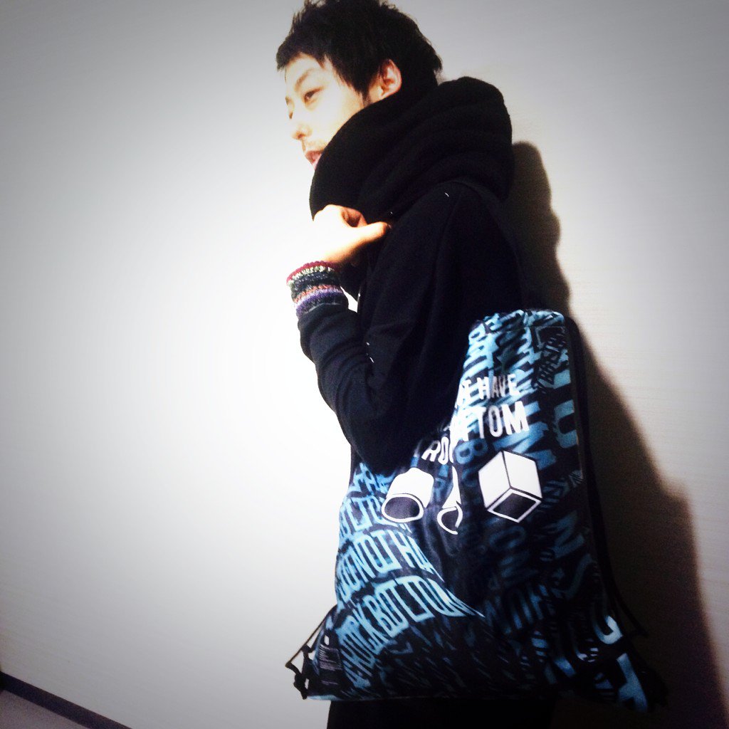 USGinfo's tweet photo. UNISON SQUARE GARDEN TOUR 2015-2016「プログラムcontinued」GOODSを各会場と通販で販売中！Dr.鈴木プロデュース。愛用の2wayトートも。
https://t.co/8TVkCXVQQ5 https://t.co/TQmfWzL366