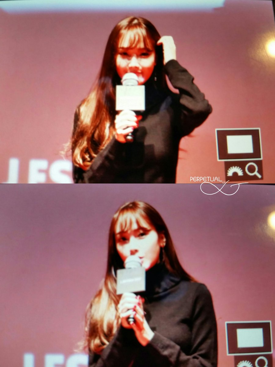 [PIC][07-11-2015]Jessica tham dự buổi Fansign cho dòng mỹ phẩm "J.ESTINA RED" tại "Myeongdong Lotte Cinema" vào chiều nay CTMU7IkUAAAhzab