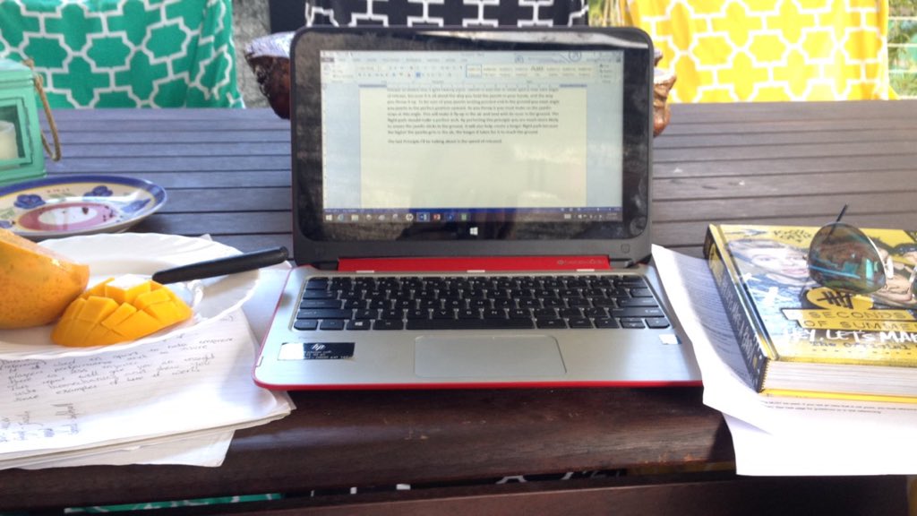ashvee23's tweet image. My day: book assignments food repeat @5SOS #mango #hateassignments