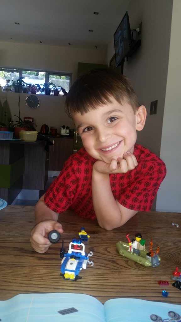 DanielBodewig's tweet photo. What's better than building #lego with your son on a saturday morning. Thank you @LEGO_Group https://t.co/IeSNNvihdc