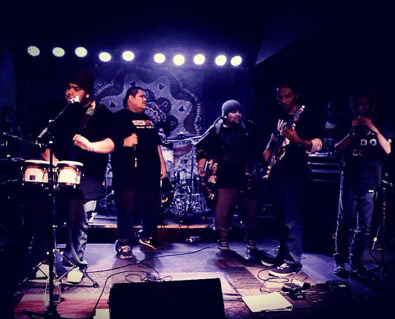 RobZeal559's tweet image. Music is life.. Sometimes you just start jamming with the band you know? #MofoAndFriendZ #SaveLiveMusic #KeepItZeal