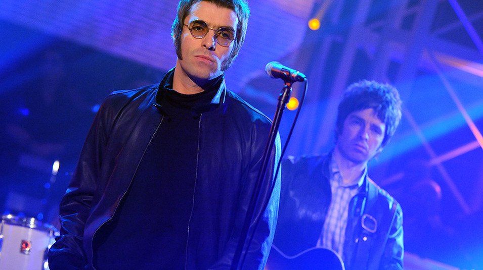 NME's tweet photo. 'Half The World Away' – How this once-unloved B-side took on a life of its own https://t.co/HjuU85Wqz8 https://t.co/Gys4C1RkDV