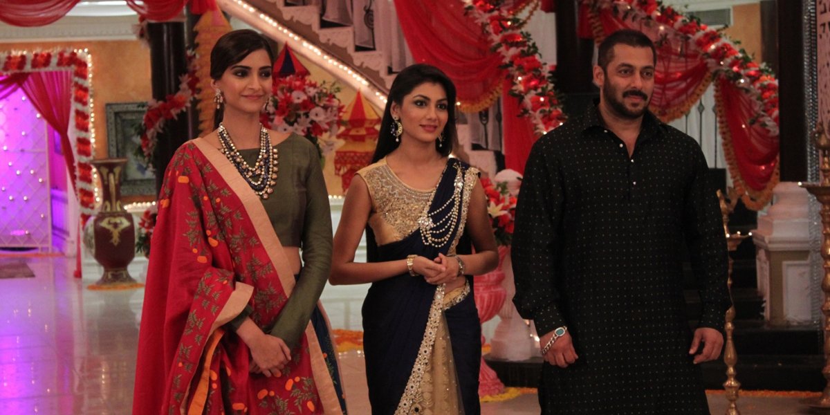 daily_bhaskar's tweet photo. #PRDP promotions take @BeingSalmanKhan, @sonamakapoor to Kumkum Bhagya
#PRDPStormIn6Days
https://t.co/ojhgdHn5oI https://t.co/NyGrFFo6u5