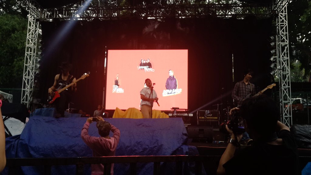 No disco, no party! 

No the gans, no party!!!!!!! 🎉🎊