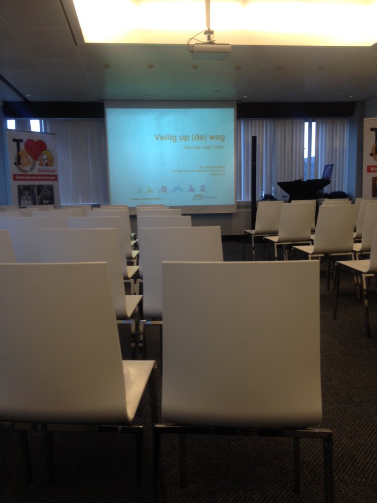 JennoKootstra's tweet image. 10e Landelijke Congres Dierenhulverlening. #LCDH. Verkeersveiligheid op de agenda. @VeiligVerkeer @VVCREurope