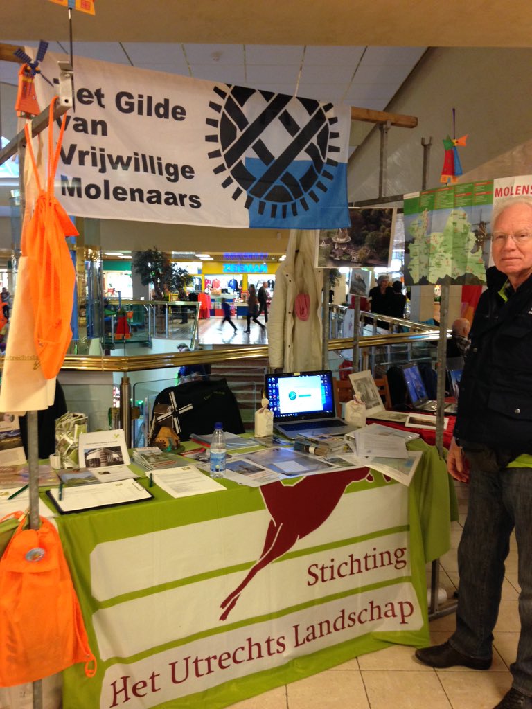 tinushoog's tweet photo. Samen met @MolenDeHoop staat promoteam @UtrLandschap er mooi bij. Laat de nieuwe vrijwilligers maar komen! https://t.co/ohAsEmyyzO
