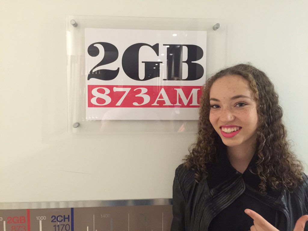 MiaSifflet's tweet photo. Tune into 2GB radio at 8:00 to hear my new original "Run". Station 873AM. https://t.co/Yjez5ioMAN
