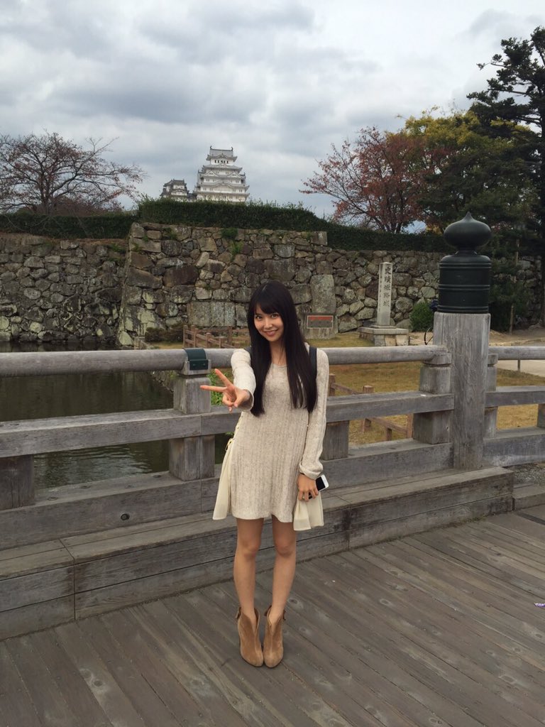 shiromiru36's tweet photo. 姫路城に行ってきたよーー😊❤️

よく、NMBとまなぶくんで写真とか見ていたので想像してたのですが、、想像以上に！！
綺麗で魅力的でした😳

そして、クレーープさん🎀 https://t.co/1ej04S65VA