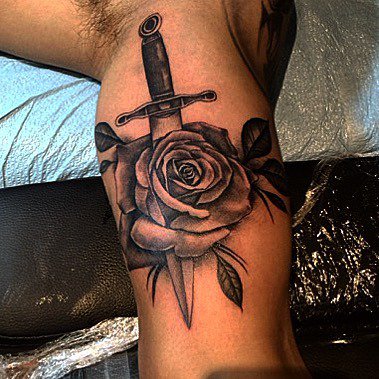 TeaganDaner's tweet photo. Dagger rose. #tattoo #tattoos #blackandgraytattoos #blackandgrey #rosetattoo #art #orangecounty #trueatheart #illusโฆ https://t.co/9Txa7FhIAm