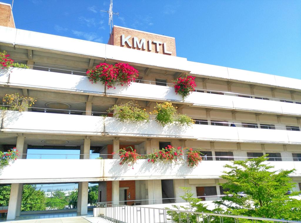AtcharaChin's tweet photo. #hellokmitl https://t.co/kBYsS5xG4a