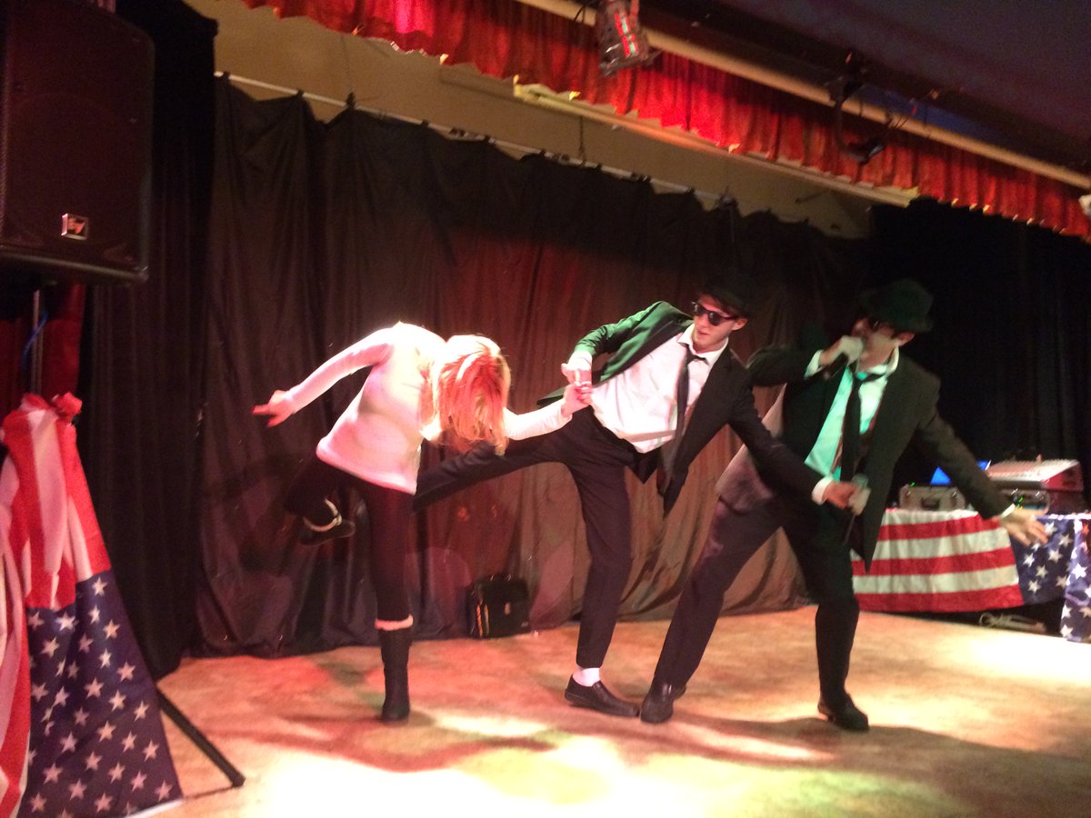 This lady had all the moves and a belting soul voice , Security!!!!!!!!!
#tribute #partypeople #stage #NightLife