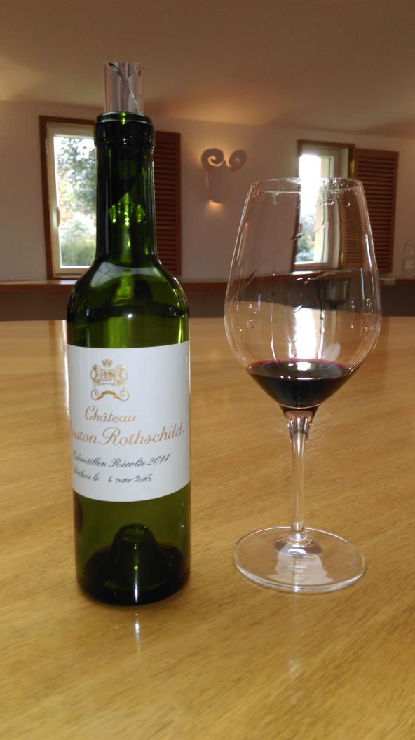 AntoineCoutier's tweet photo. Wonderful day in the Bordeaux medoc ! Just stunning! Chateaux : Leoville-Barton, Lagrange, Mouton Rothschild, Latour https://t.co/7BRfrTX17c