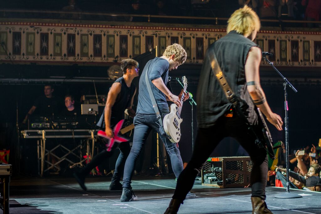 @5SOSの画像