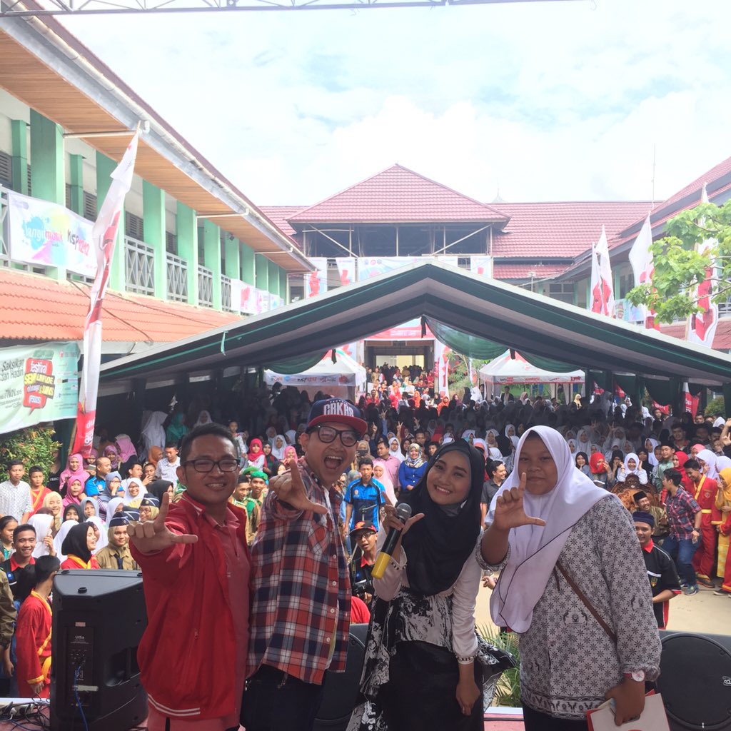 Terima kasih yaaa Telkomsel&amp; SMA Muhammadiyah 1 Pontianak!❤️❤️