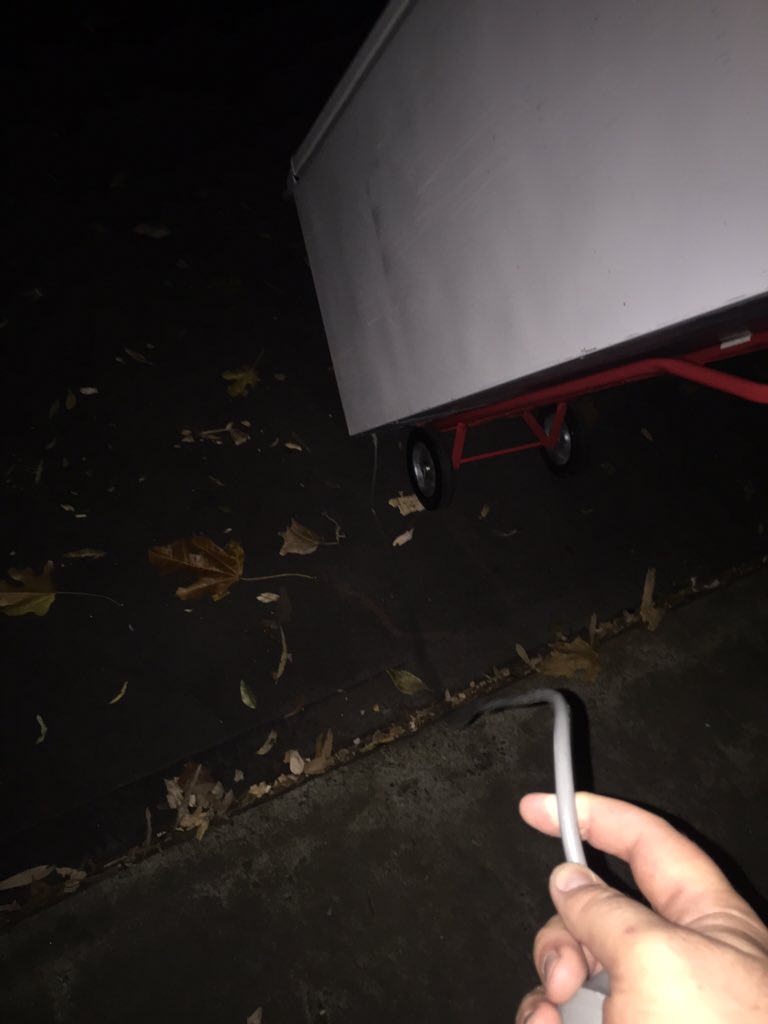 rightwordsband's tweet photo. Nothing to see here, just walking my fridge. #Movingproblems #moving #Walk4Eva https://t.co/qYLRPKTz8e