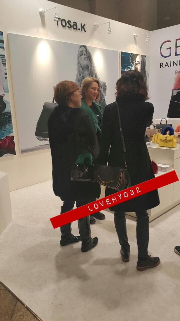 [PIC][07-11-2015]HyoYeon tham dự "Rosa.K Store Event" vào chiều nay CTMztvaUAAIlZcE