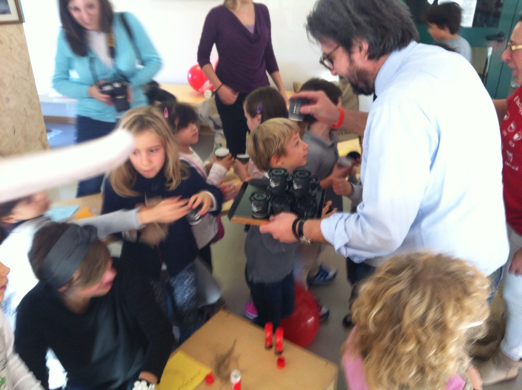 TSCOFFEECLUSTER's tweet photo. La gioia dei piccoli ospiti di #TriesteCoffeeFestival davanti a una tazza di... M&amp;m's E grazie a #Qubik #trieste https://t.co/sq27HlCu2f