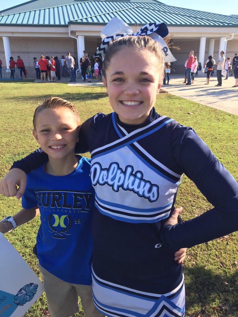 jrose_21's tweet photo. @jrose_21 go Parkwood love daddy and Amanda #cheeroc15 https://t.co/8PE2wmJ41Q