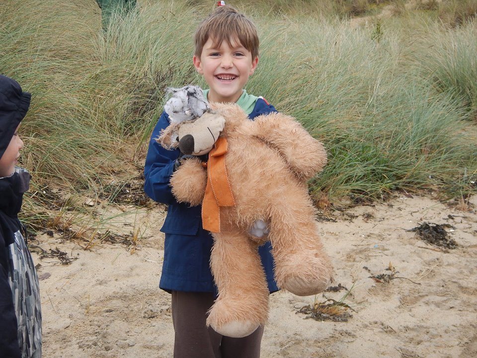 Love your litter (&amp; the coast!) Let's reduce, re-use &amp; recycle! #ABCS15 <a href="/sascampaigns/">Surfers Against Sewage</a> #ProjectOcean <a href="/TheCrownEstate/">The Crown Estate</a>
