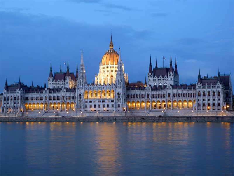 infovoyage's tweet photo. Partez à la découverte de Budapest : https://t.co/GWEaP3zAWr https://t.co/3DhxhmIx51