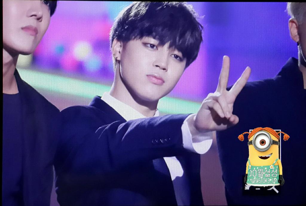 19951013_JM's tweet photo. 151107 멜론뮤직어워드
#방탄소년단 #지민 #JIMIN
@BTS_twt ✌✌✌ https://t.co/EBjcUsBZlY