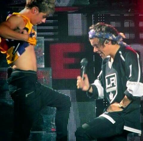 cimdirectiioner's tweet photo. #egyptneedsonedirectiontocome
I love NARRYπ #AMAs #AMAs1D
#6DaysUntilMITAM #UKVOTEY1D #OneDirectionMadeInTheAM πβ€πβ€ https://t.co/E57v5TPu9e