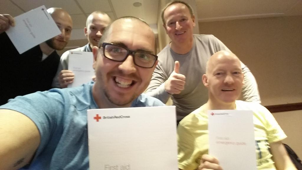 HowManyMiles_'s tweet image. Giving up our Saturday to gain some First Aid skills #greatrunlocal #britishredcross
