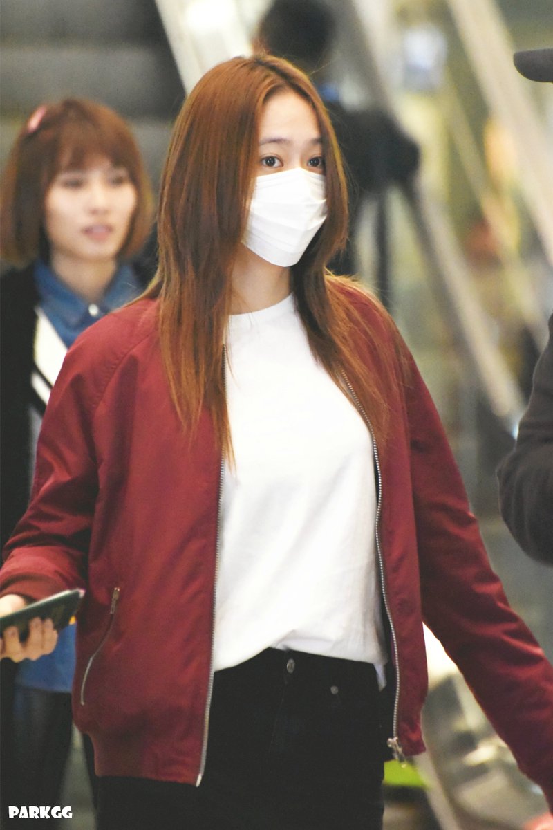 KrystalTHFans's tweet image. 151105 f(Krystal) - Beijing Capital Airport
(cr.ParkGG_)
ww1.sinaimg.cn/large/bd854c2d…
ww2.sinaimg.cn/large/bd854c2d…