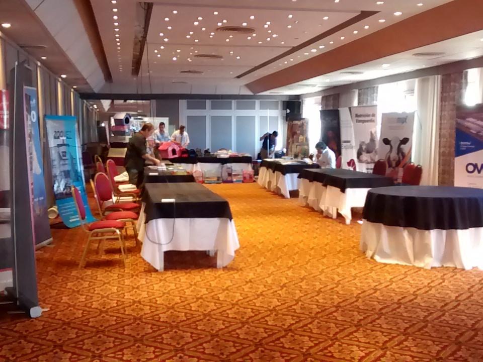 comeveter's tweet image. #veterinaria por comenzar las #JEAV los stand casi listos