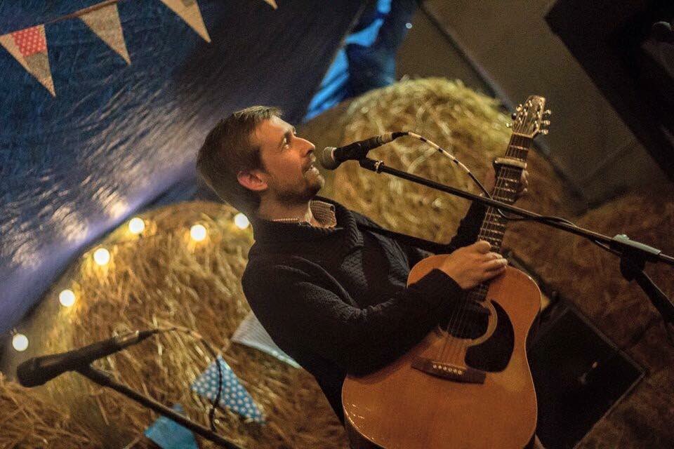 A very happy birthday today to our invaluable patron Neil Hannon! A great shot of Neil at our stage 