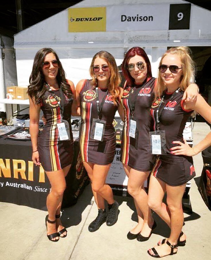 BodykitChannel's tweet image. What babes - Deluxe Models for Penrite Oil at the V8s #deluxeevents #deluxemodels #penriteoil #v8sc #v8supercars #g…