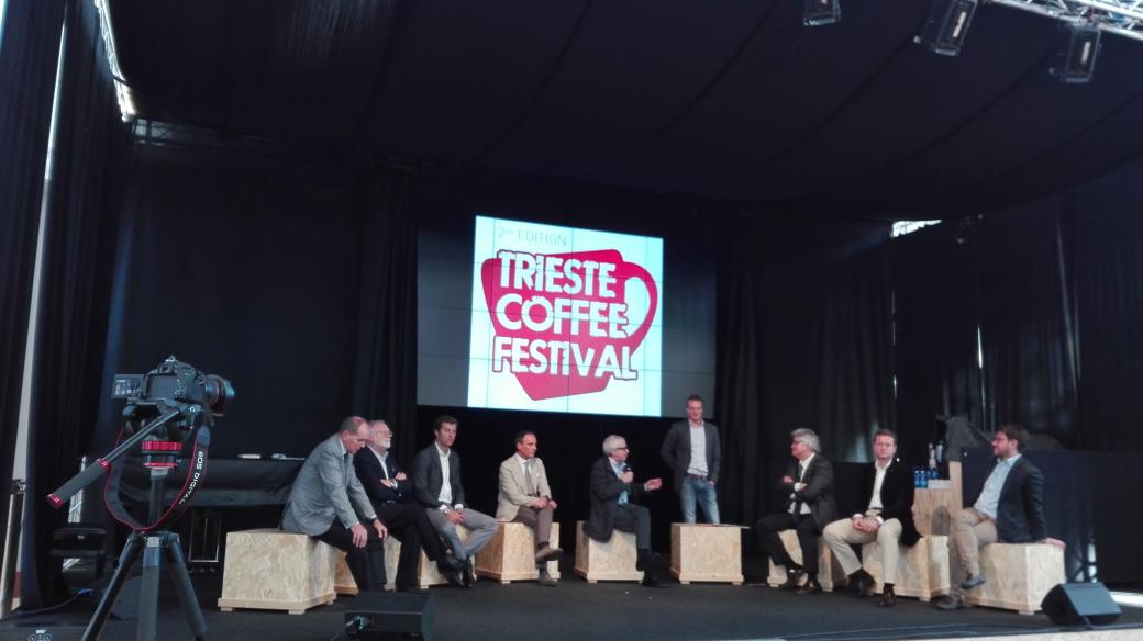 tscapitalecaffe's tweet photo. Il 2^ giorno del #triestecoffeefestival inizia sul palco con la tavola rotonda "TS:CC - Trieste, the Coffee Capital" https://t.co/rhqgrODxNt