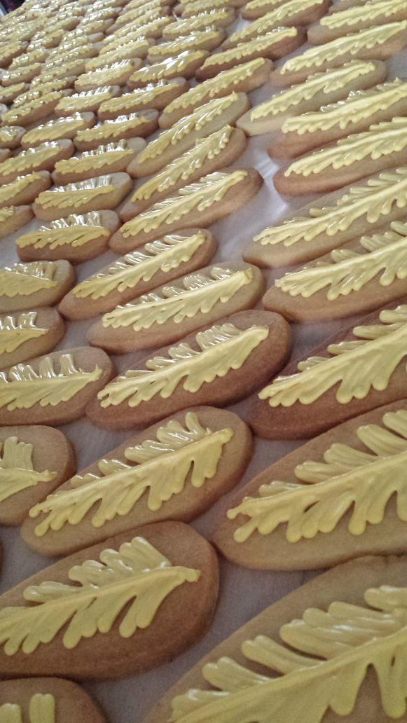 AAVanillaAngel's tweet photo. Not choc but cookies for the Hetty Feather show at The Lowry. Love my corporate customers and the tasks they set me! https://t.co/guxpkQ3QKL
