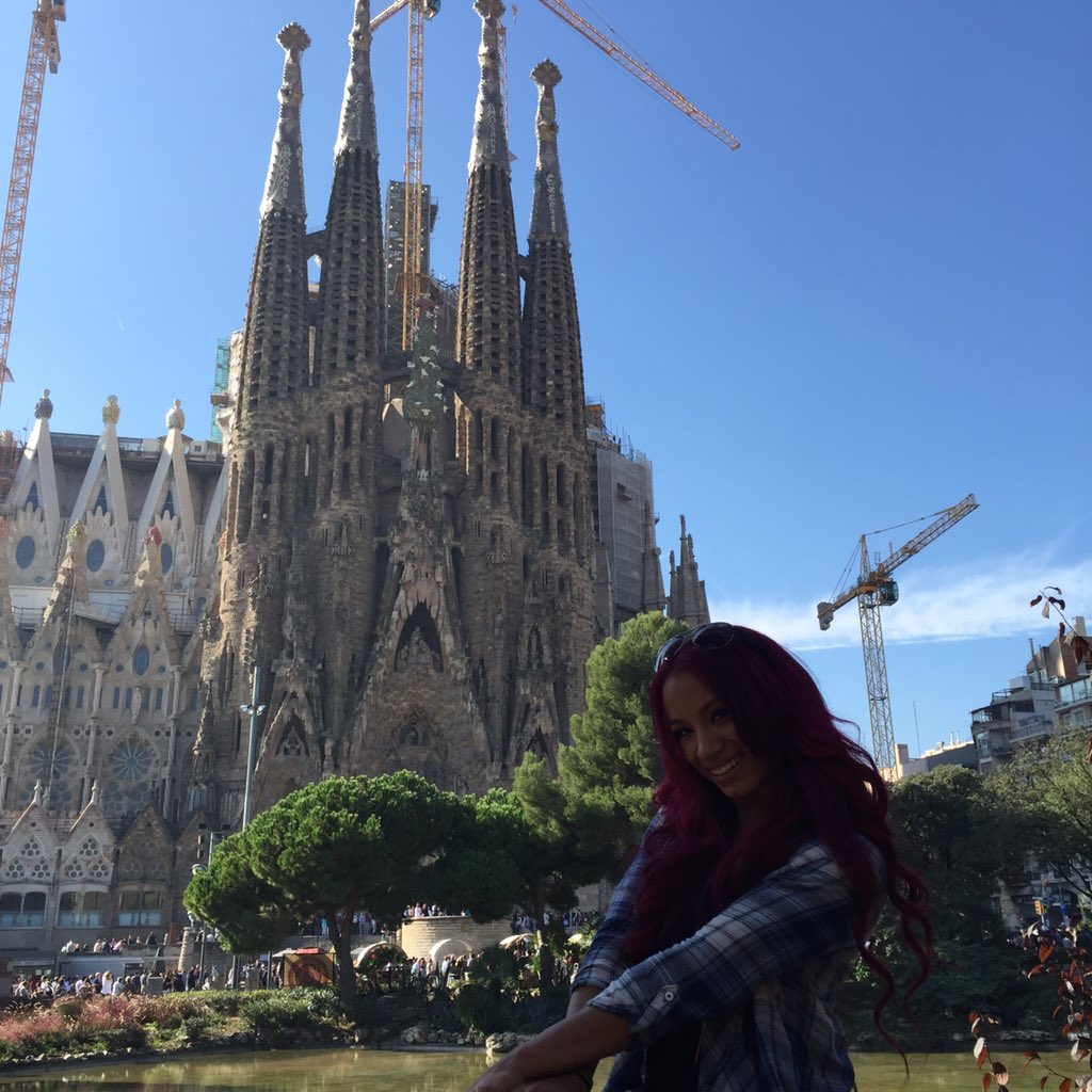 MercedesVarnado's tweet photo. I can't wait to come back to #WWEBarcelona next stop #WWEMadrid ❤️ https://t.co/dnl38S8mt2