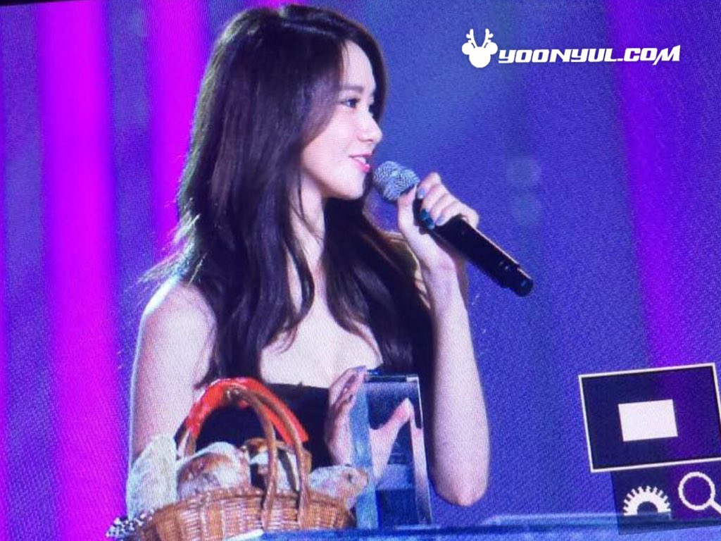 [PIC][07-11-2015]YoonA tham dự "2015 MelOn MUSIC AWARDS" + Giành “Top10ArtistsMMA2015” vào tối nay CTNM4X9UEAA0TVX