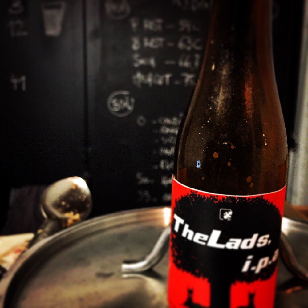 OakBrewery's tweet photo. Enjoying some brew while....brewing 👌🏻 #TheLads #IPA #oakbrewery #craftbeer #backinbusiness https://t.co/sz9AghtzTw