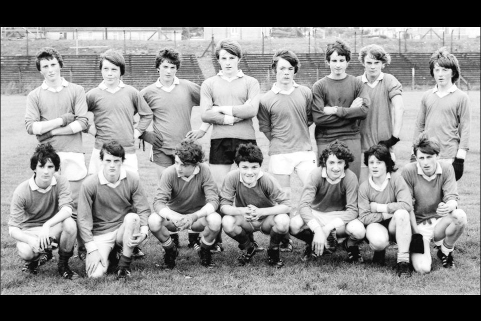 TuamStarsGaa's tweet photo. Can you name the players on this Tuam Stars underage team? #giveusafollow https://t.co/DwHJdc3mqp