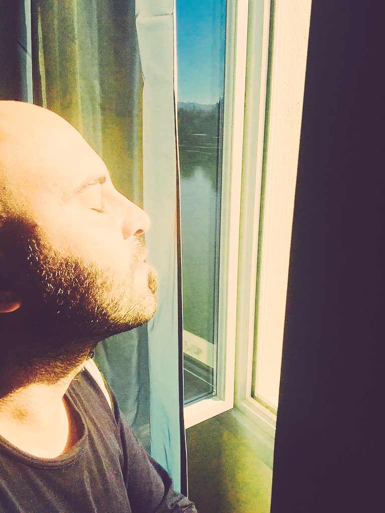 Negramaro's tweet image. #supersunnywakeup #firenze