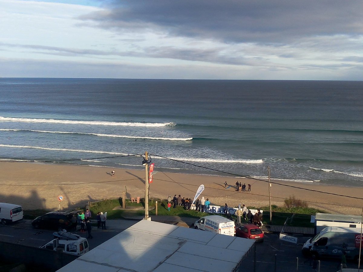 WebCamaramar's tweet photo. Muy buenas condiciones para nuestros #pequeños, ánimo #chicos!! #camaramar #fgsurf #surfgz https://t.co/kn48K5rNIE