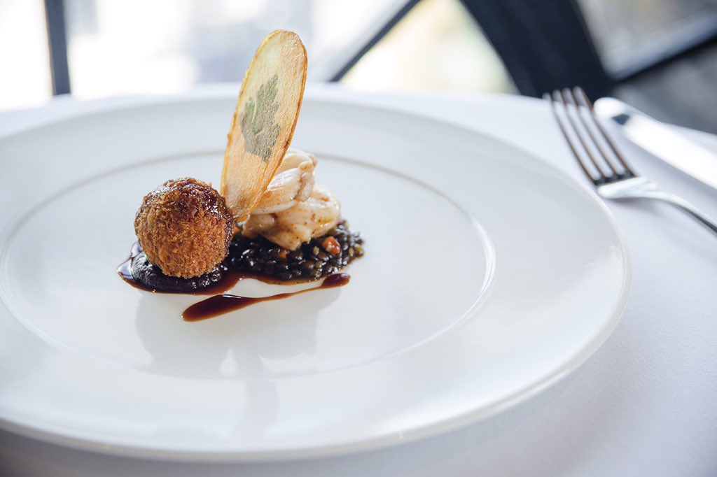 GothamChefs's tweet photo. Another fantastic photo @markleemingfilm of the cod cheek and beef dish #mcrfood #autumn #food https://t.co/niby3gGQDz