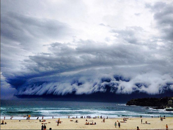 jbradburyfilm's tweet photo. Dear mother nature, you never cease to amaze. The #CloudTsunami is beyond epic. More photos: https://t.co/5qZljml42p https://t.co/BkISnHcc7k
