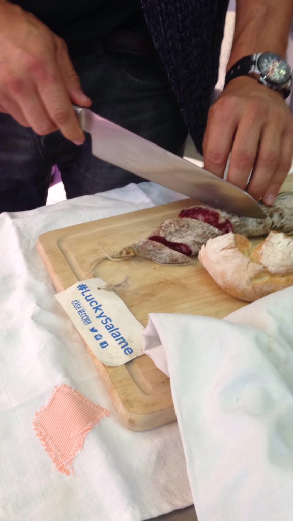 elylovemj's tweet photo. #salamerock #LuckySalame #solocosebuone @PastaZalla @AndreaGherpelli @rogariti @iolanda1980 @lidiaschillaci https://t.co/DUI9FKnLt8