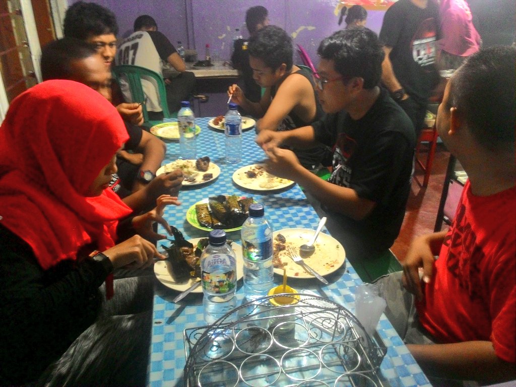 wisata kuliner khas gorontalo ilabulo bareng Pak Presiden <a href="/MilanistiOrId/">Milanisti Indonesia</a>