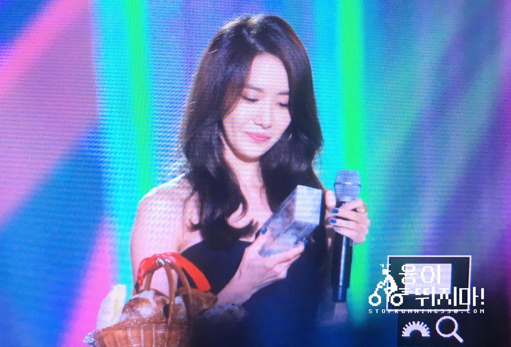 [PIC][07-11-2015]YoonA tham dự "2015 MelOn MUSIC AWARDS" + Giành “Top10ArtistsMMA2015” vào tối nay - Page 3 CTNZqfsUsAI6zel