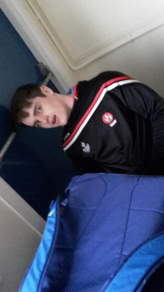 markmegaz's tweet photo. Happy bday to the biggest no birds in the world @DMGKaploaw #CantPull https://t.co/26YQMUfiY9