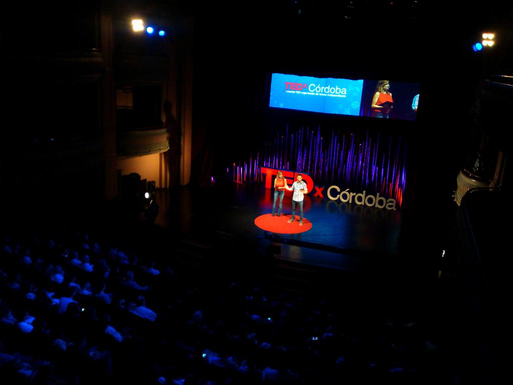<a href="/silviaperezruiz/">Silvia Pérez Ruiz</a> y <a href="/Diegotabach/">Diego Tabach</a>, dos grandes y generosos colegas en la conducción del #TEDxCordoba