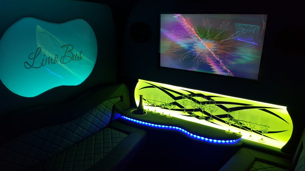 The all new 16 seat Limo Bus for the North West is ready for bookings - limosnorthwest.uk/news/the-all-n…